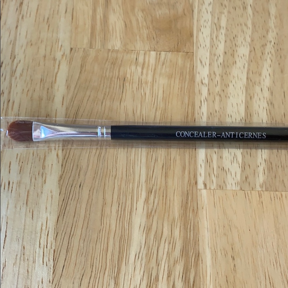 Beau Gachis concealer brush